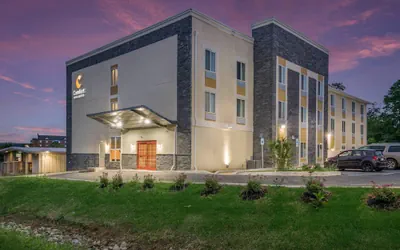 Photo 2 - Comfort Inn & Suites Harrisburg - Hershey West