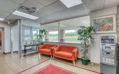 Photo 4 - Econo Lodge Neenah