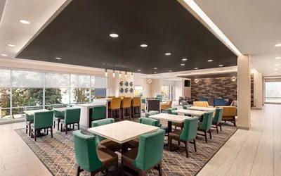 Photo 3 - La Quinta Inn & Suites by Wyndham Clovis CA