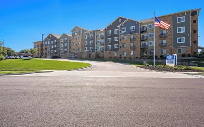 Photo 2 - WaterWalk Extended Stay by Wyndham Kansas City - Overland Pk