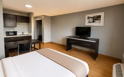 Photo 4 - Welcome Suites Hazelwood