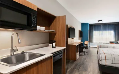 Photo 5 - La Quinta Inn & Suites by Wyndham Brunswick/Golden Isles