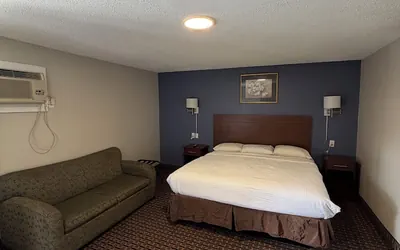 Photo 2 - Economy Inn
