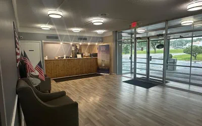 Photo 4 - Americas Best Value Inn Rockford
