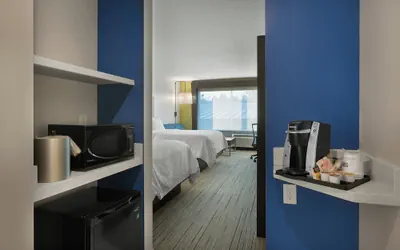 Photo 3 - Holiday Inn Express Lake Park by IHG