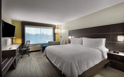 Photo 2 - Holiday Inn Express Lake Park by IHG