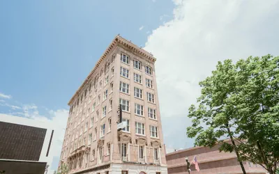 Photo 2 - The Esquire Hotel Downtown Gastonia, an Ascend Collection Hotel