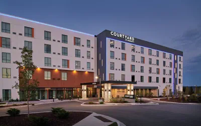 Photo 2 - Courtyard by Marriott Petoskey at Victories Square