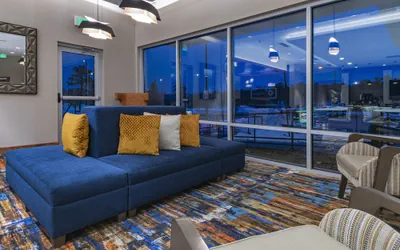Photo 3 - La Quinta Inn & Suites by Wyndham Flagstaff East I-40