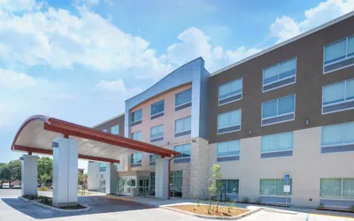 Photo 2 - Holiday Inn Express & Suites Chico by IHG