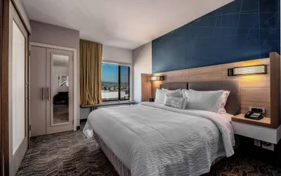 Photo 4 - SpringHill Suites by Marriott Oakland Airport