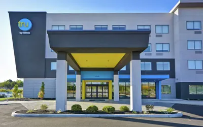 Photo 2 - Tru by Hilton Huber Heights