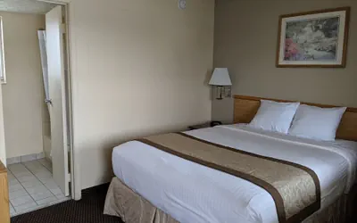 Photo 3 - Sandusky Inn