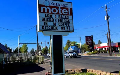 Photo 2 - Chalet Motel