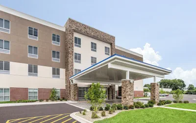 Photo 2 - Holiday Inn Express & Suites Ottawa by IHG