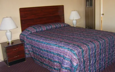 Photo 2 - Sky Ranch Inn