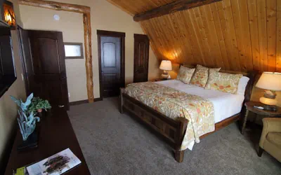 Photo 4 - Fin and Feather Inn