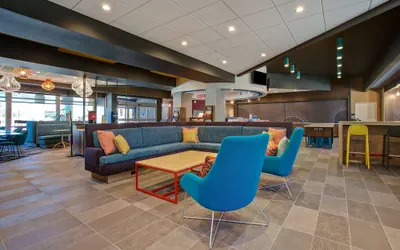 Photo 3 - Tru by Hilton Grand Prairie