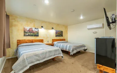 Photo 5 - Hurricane Hideaway Lodging