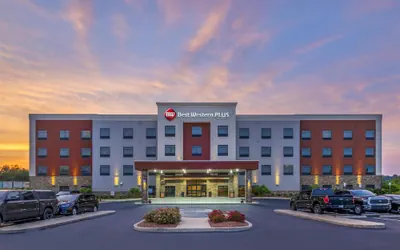 B/W Plus Elizabethtown Inn & Suites