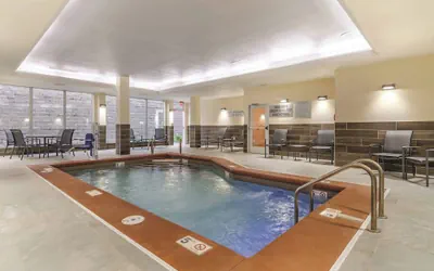 Photo 5 - Fairfield Inn & Suites by Marriott Kansas City Shawnee
