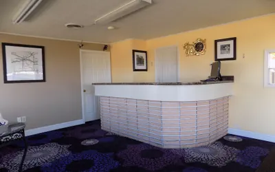 Photo 3 - Budget Inn