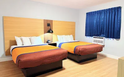 Photo 4 - Double N Motel