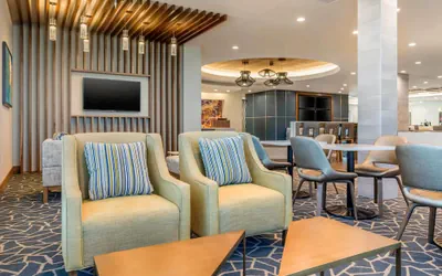 Photo 2 - Holiday Inn Express Bettendorf Davenport NE by IHG