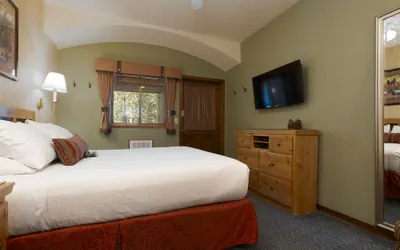 Photo 5 - Olympic Village Inn