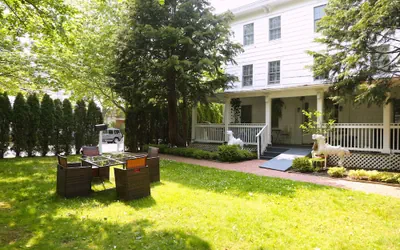 Photo 2 - Harpoon House