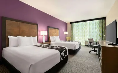 Photo 5 - La Quinta Inn & Suites by Wyndham Burlington