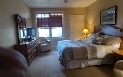 Photo 4 - Unit 411a 1 Bd/ 1 Ba Condo 1 Bedroom Condo by RedAwning