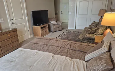 Photo 4 - Unit 411b 1bd/ 1ba Efficiency Condo 1 Bedroom Condo by RedAwning