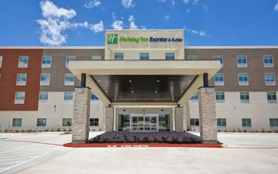 Photo 2 - Holiday Inn Express & Suites Houston NASA - Boardwalk Area by IHG