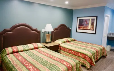 Photo 4 - Redondo Beach Motel