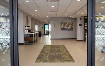 Photo 5 - Hampton Inn & Suites Dundee