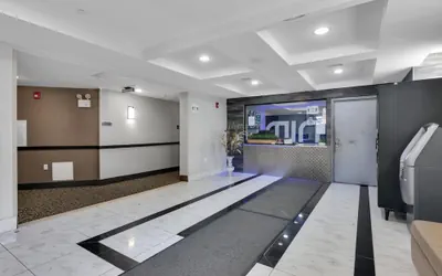 Photo 3 - Hotel Mint JFK Airport