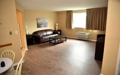 Photo 4 - Swan Motel