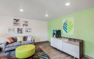 Photo 5 - WoodSpring Suites Chicago Addison