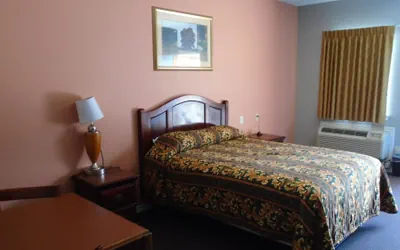 Photo 4 - Town House Motel