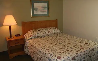 Photo 3 - Affordable Suites Shelby