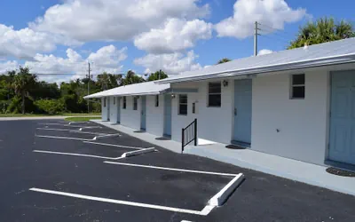 Photo 2 - Caribbean Shores Jensen Beach Motel