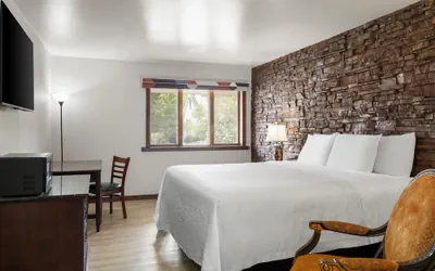Photo 4 - Avalon Hotel & Conference Center