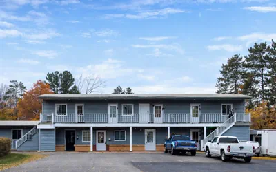Photo 2 - Economy Inn Cadillac MI by Hotel O