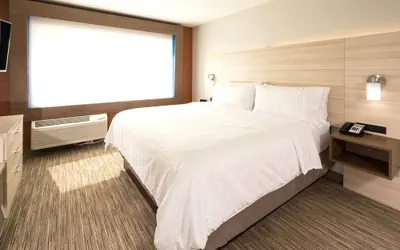 Photo 5 - Holiday Inn Express & Suites Michigan City by IHG