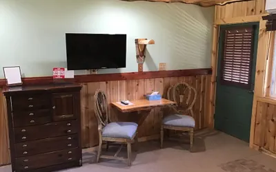 Photo 5 - The Halfway House Motel