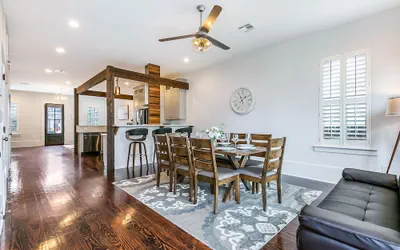 Photo 2 - Spacious Townhouse close to FQ & City Hot Spots