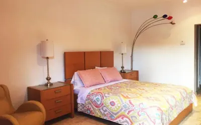 Photo 2 - Amazing Apartment,hallandale Beach, Walk to Ocean!