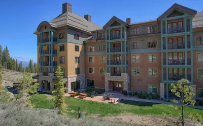 Photo 2 - Constellation Residences