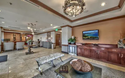 Photo 3 - Constellation Residences